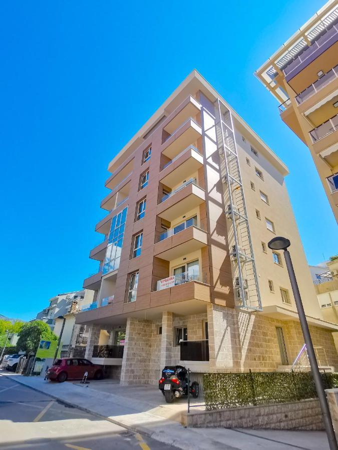 Apartments Lora Zmajeva, 7 Будва Екстер'єр фото