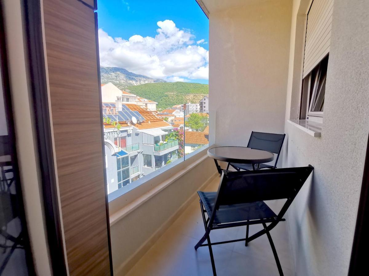 Apartments Lora Zmajeva, 7 Будва Екстер'єр фото