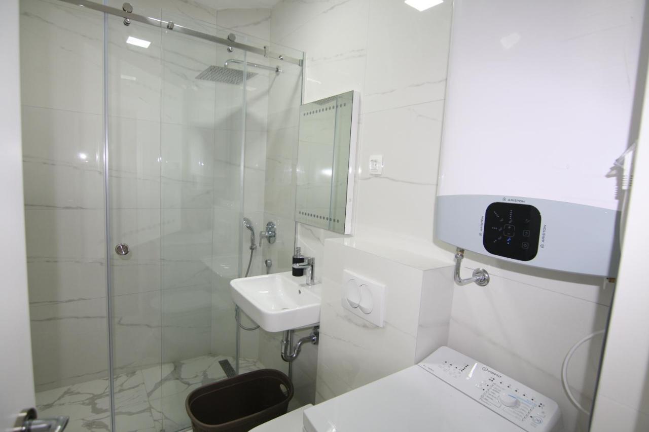 Apartments Lora Zmajeva, 7 Будва Екстер'єр фото