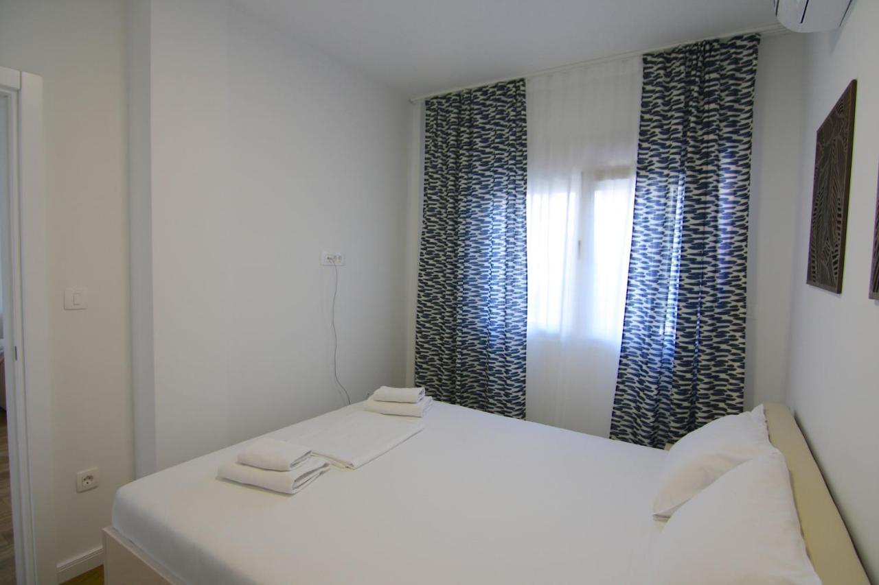 Apartments Lora Zmajeva, 7 Будва Екстер'єр фото