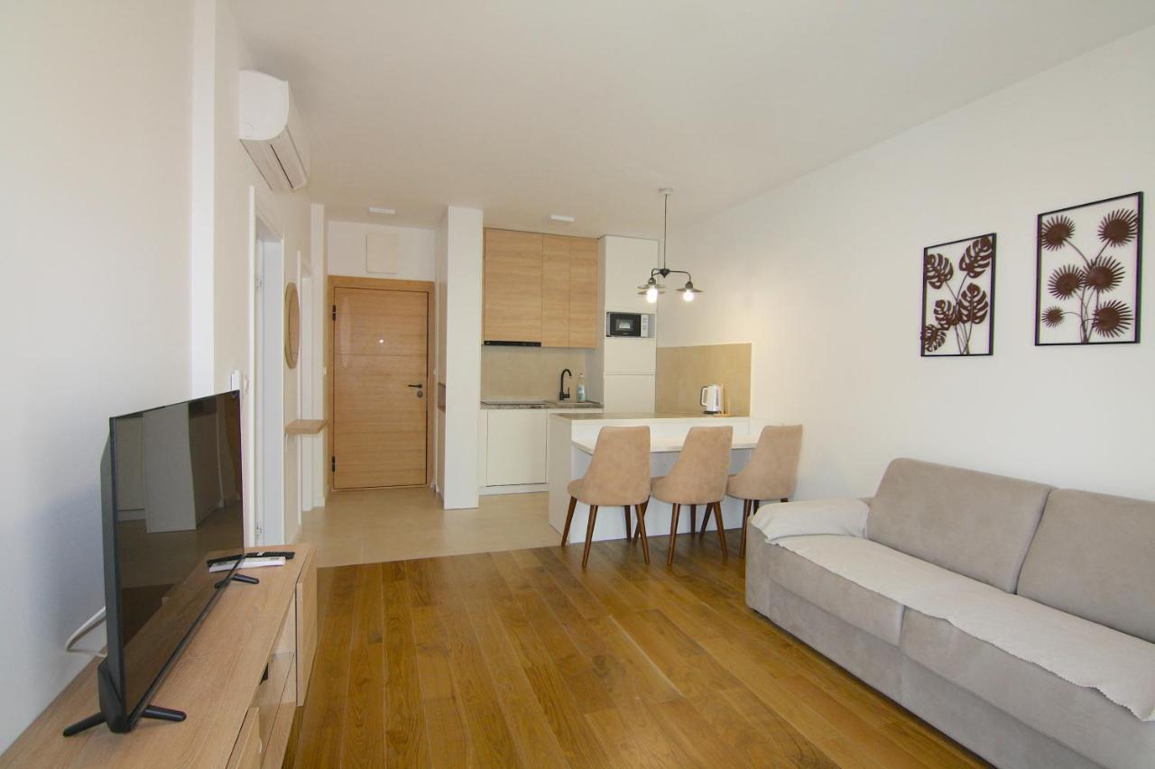Apartments Lora Zmajeva, 7 Будва Екстер'єр фото