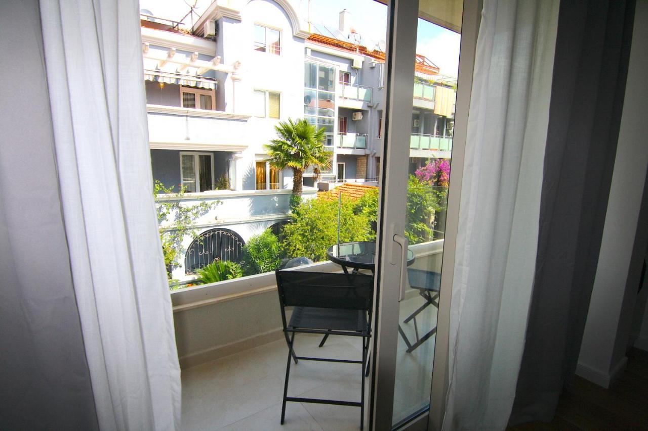Apartments Lora Zmajeva, 7 Будва Екстер'єр фото