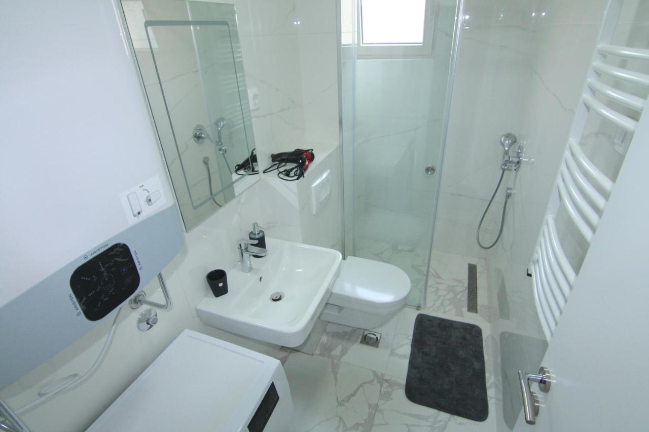 Apartments Lora Zmajeva, 7 Будва Екстер'єр фото