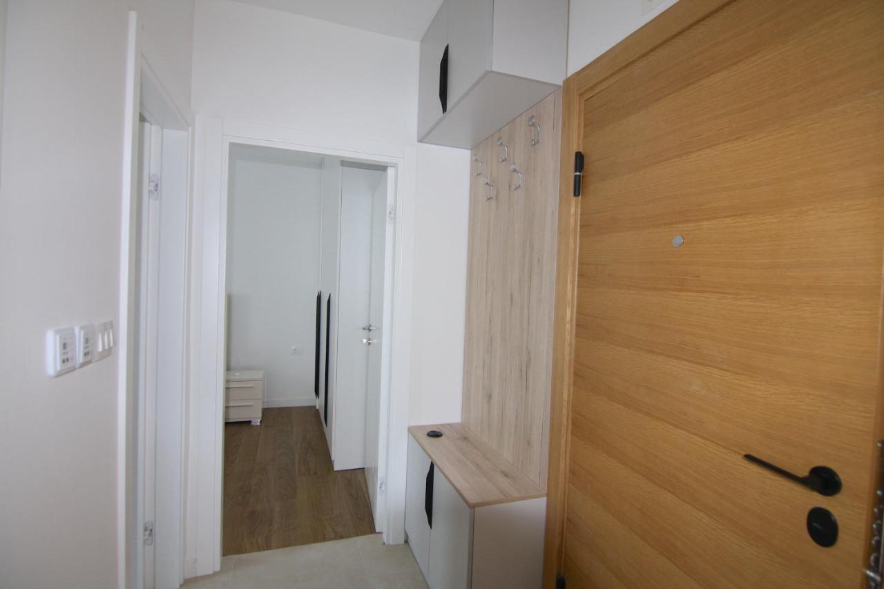 Apartments Lora Zmajeva, 7 Будва Екстер'єр фото