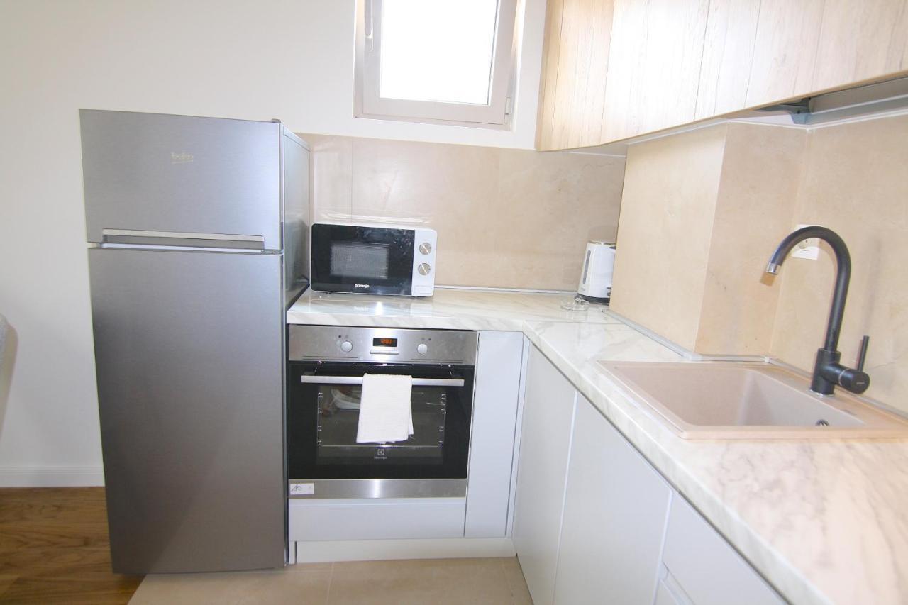 Apartments Lora Zmajeva, 7 Будва Екстер'єр фото