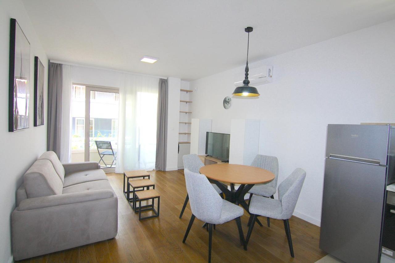 Apartments Lora Zmajeva, 7 Будва Екстер'єр фото