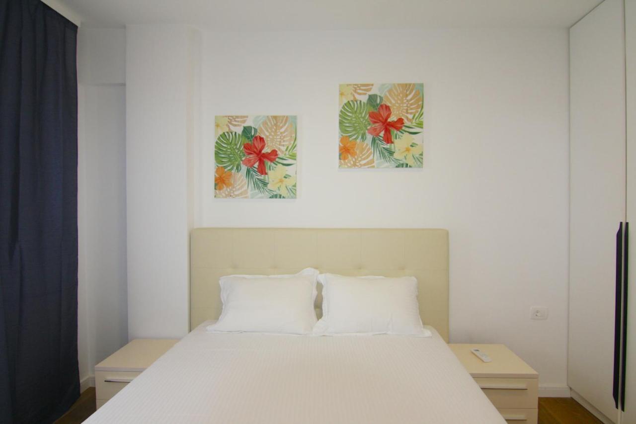 Apartments Lora Zmajeva, 7 Будва Екстер'єр фото