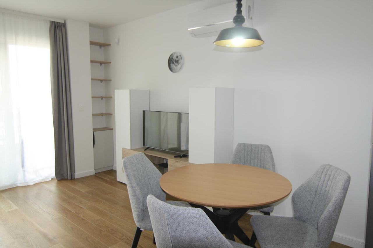 Apartments Lora Zmajeva, 7 Будва Екстер'єр фото