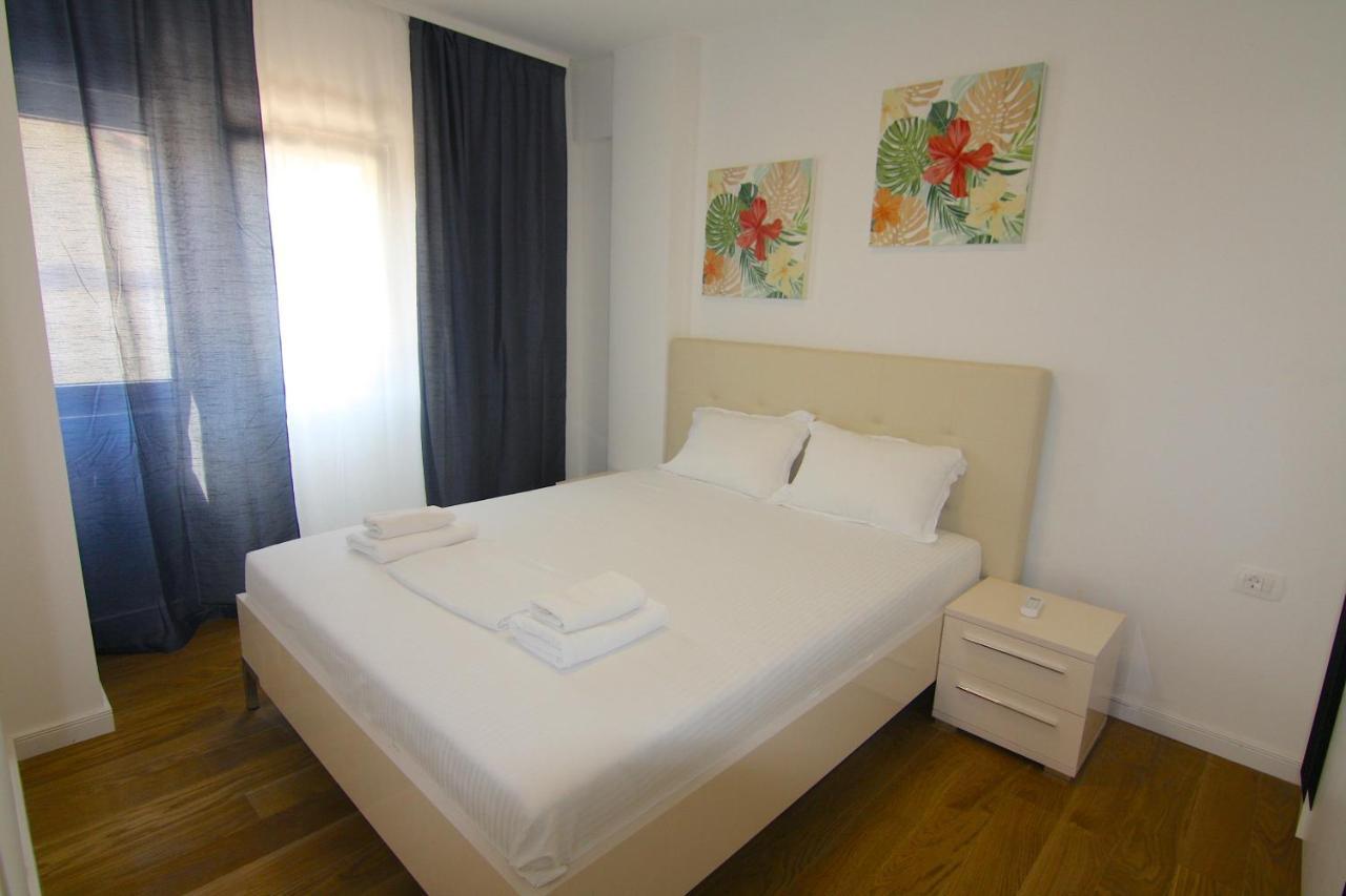 Apartments Lora Zmajeva, 7 Будва Екстер'єр фото