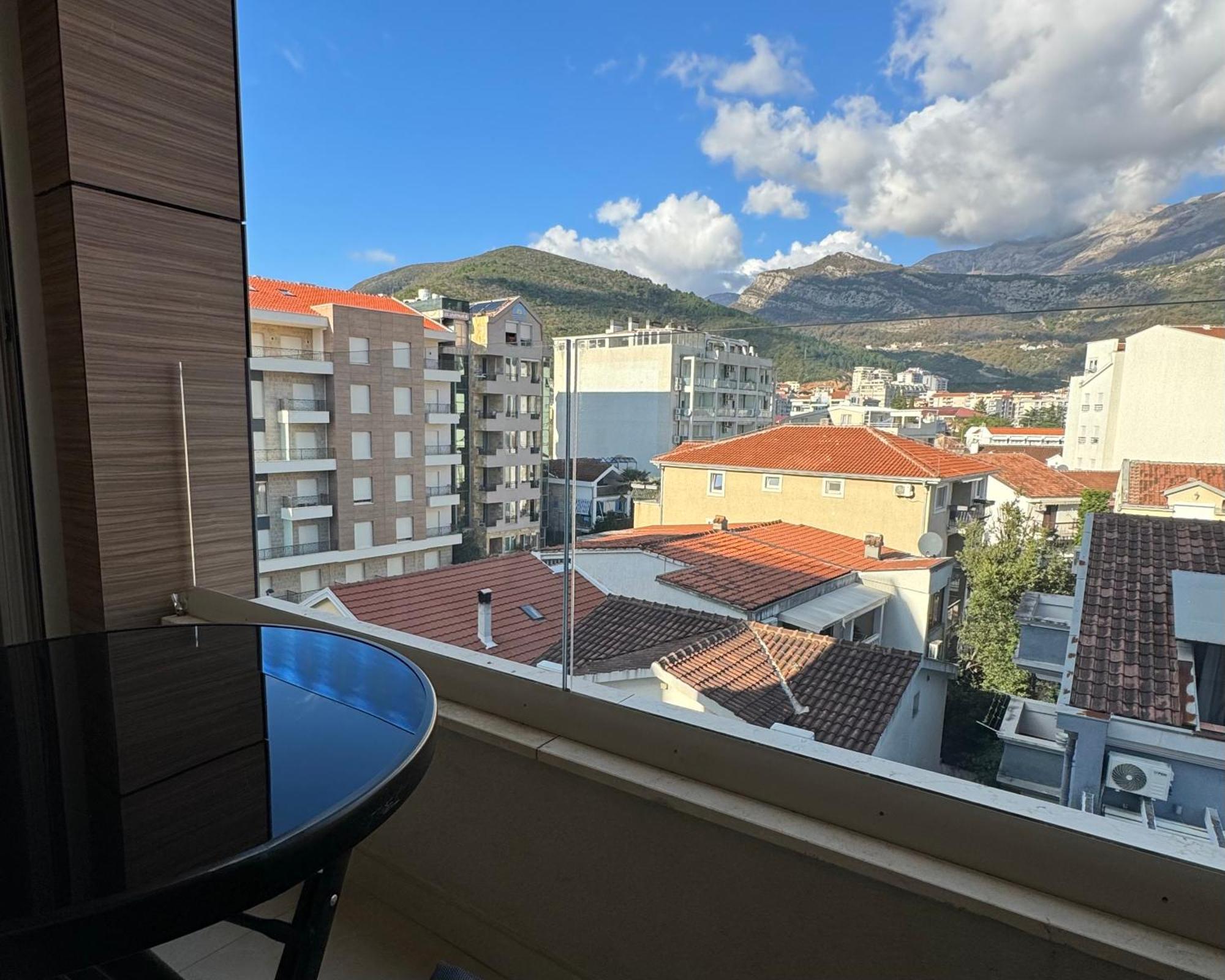 Apartments Lora Zmajeva, 7 Будва Екстер'єр фото